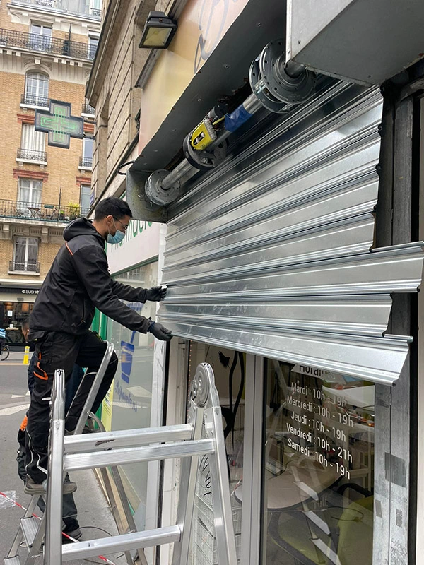 Rideau métallique de commerce — dépannage et installation par Général Services